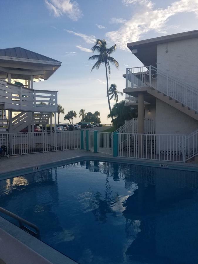 Carousel Beach Inn Fort Myers Beach Εξωτερικό φωτογραφία