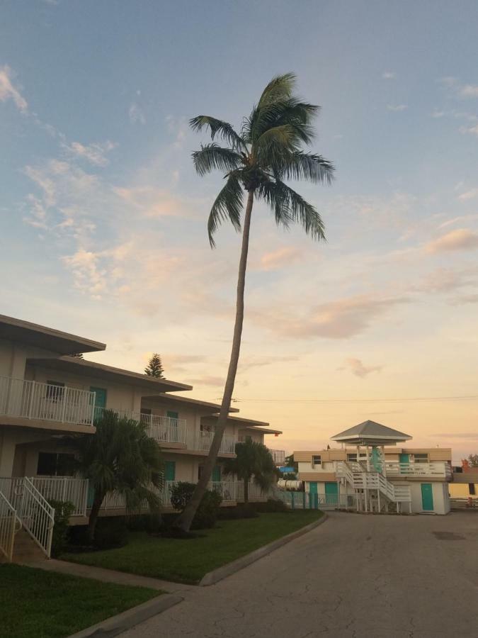 Carousel Beach Inn Fort Myers Beach Εξωτερικό φωτογραφία